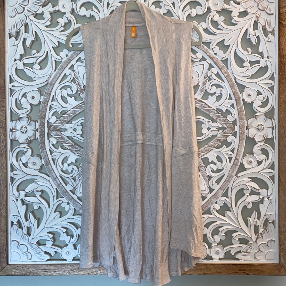 Lucy Women’s Oatmeal Sleeveless Tie Waist 100% Modal Super Soft Vest sz M EUC